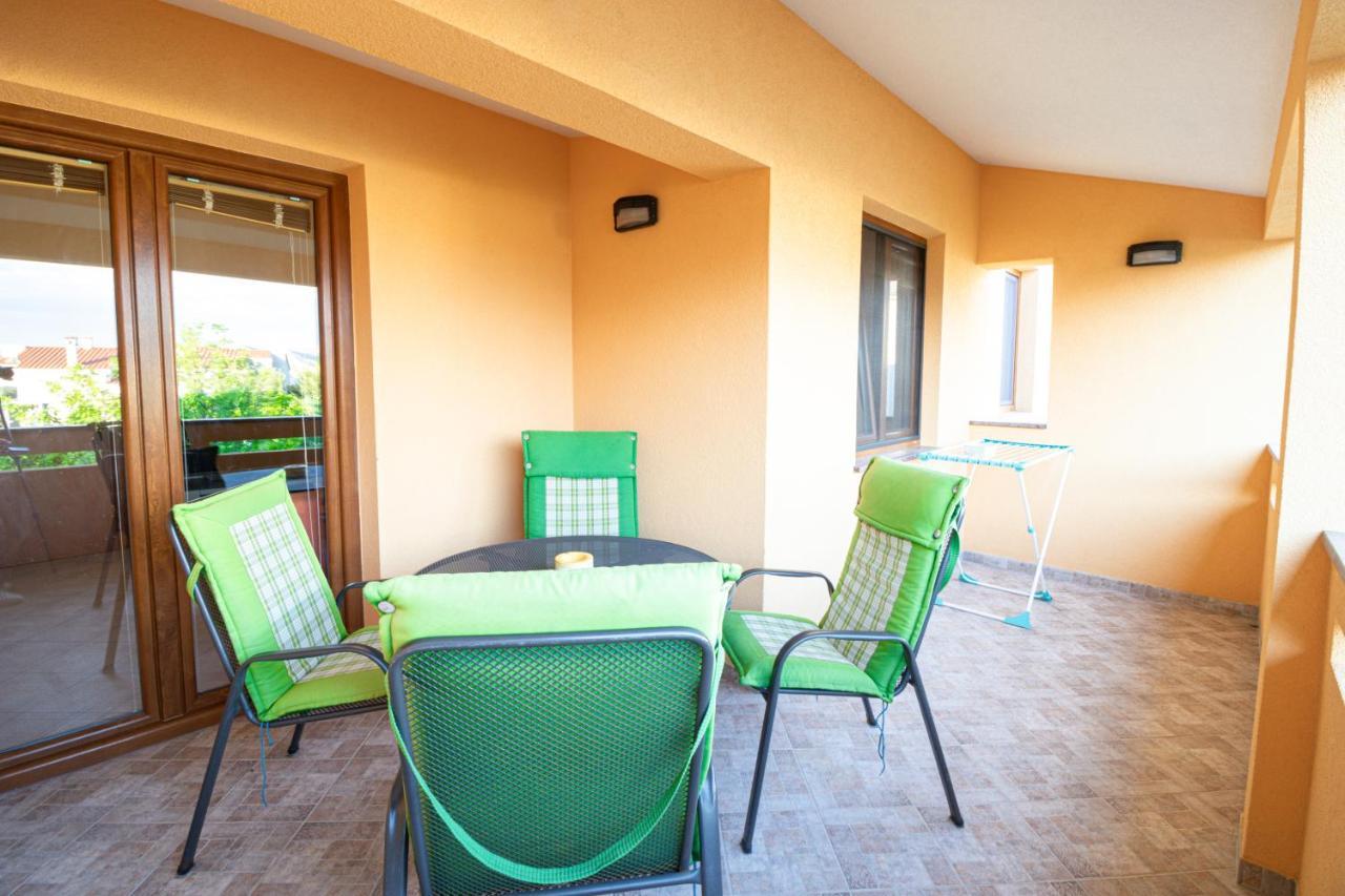 Apartments Dujmovic With Terrace Baska  Exterior photo