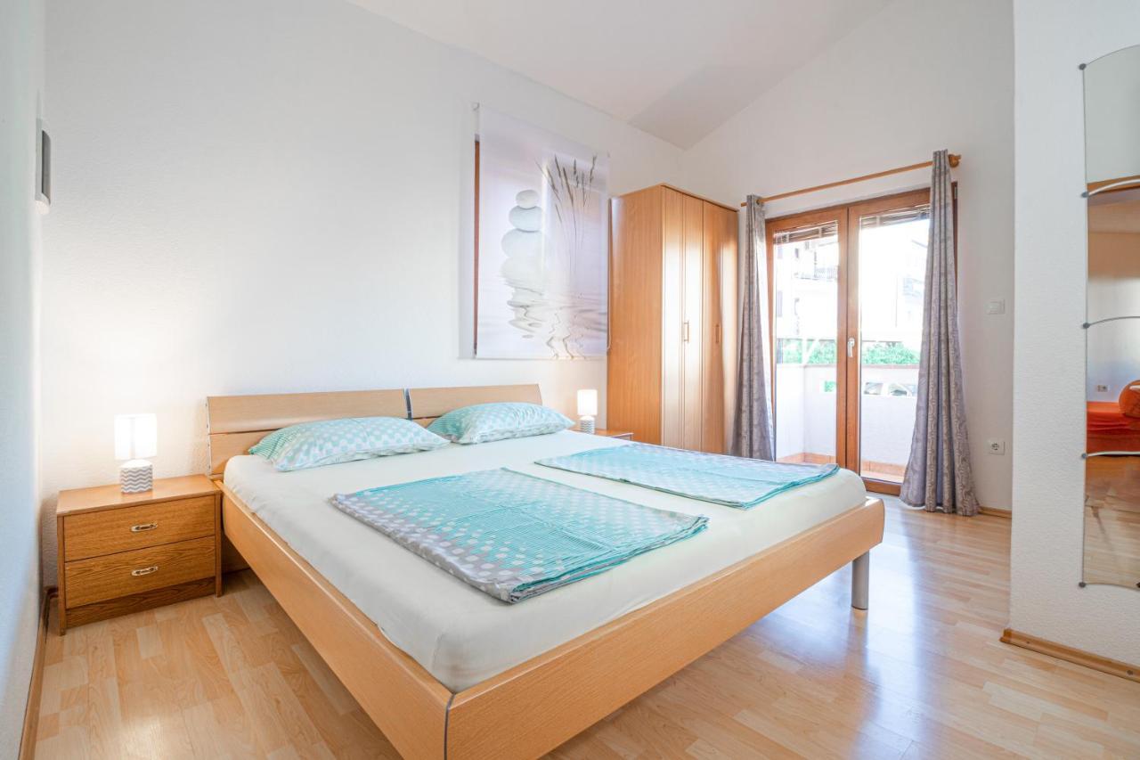 Apartments Dujmovic With Terrace Baska  Exterior photo